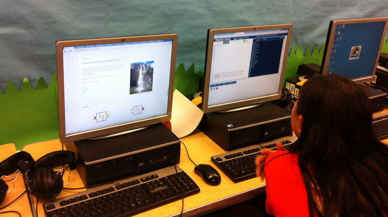 Students using Reeborg's World